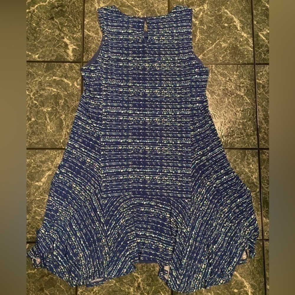 Cece Handkerchief Hem‎ Shift Dress - Picture 3 of 4
